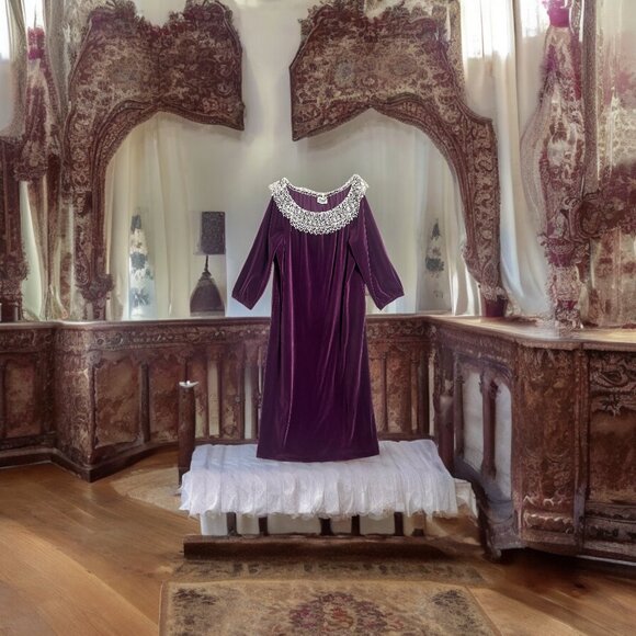 Vintage Keyloun Woman's Veleveteen Lace Collar Caftan OSFA - Picture 1 of 5